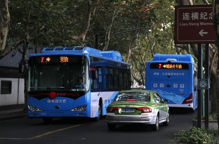 广元网大话利州电子快车-严惩!暴力方式影响公交车