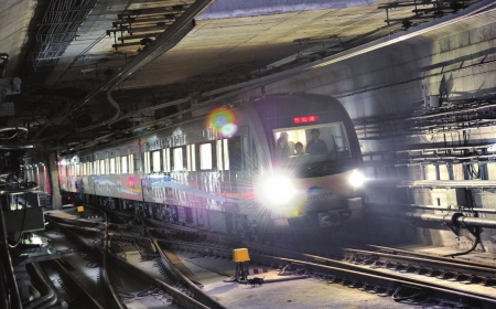 地铁1号线首次试跑 成都地铁开通进入最后倒计时